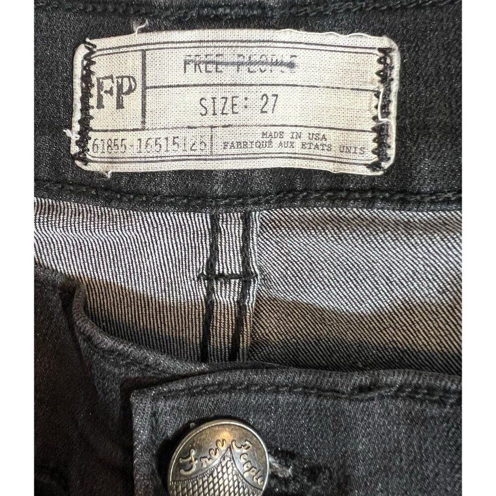 Free People Mid Rise Black Flare Jeans Size 27  Raw Hem Stretch Denim Zipper - Picture 10 of 10